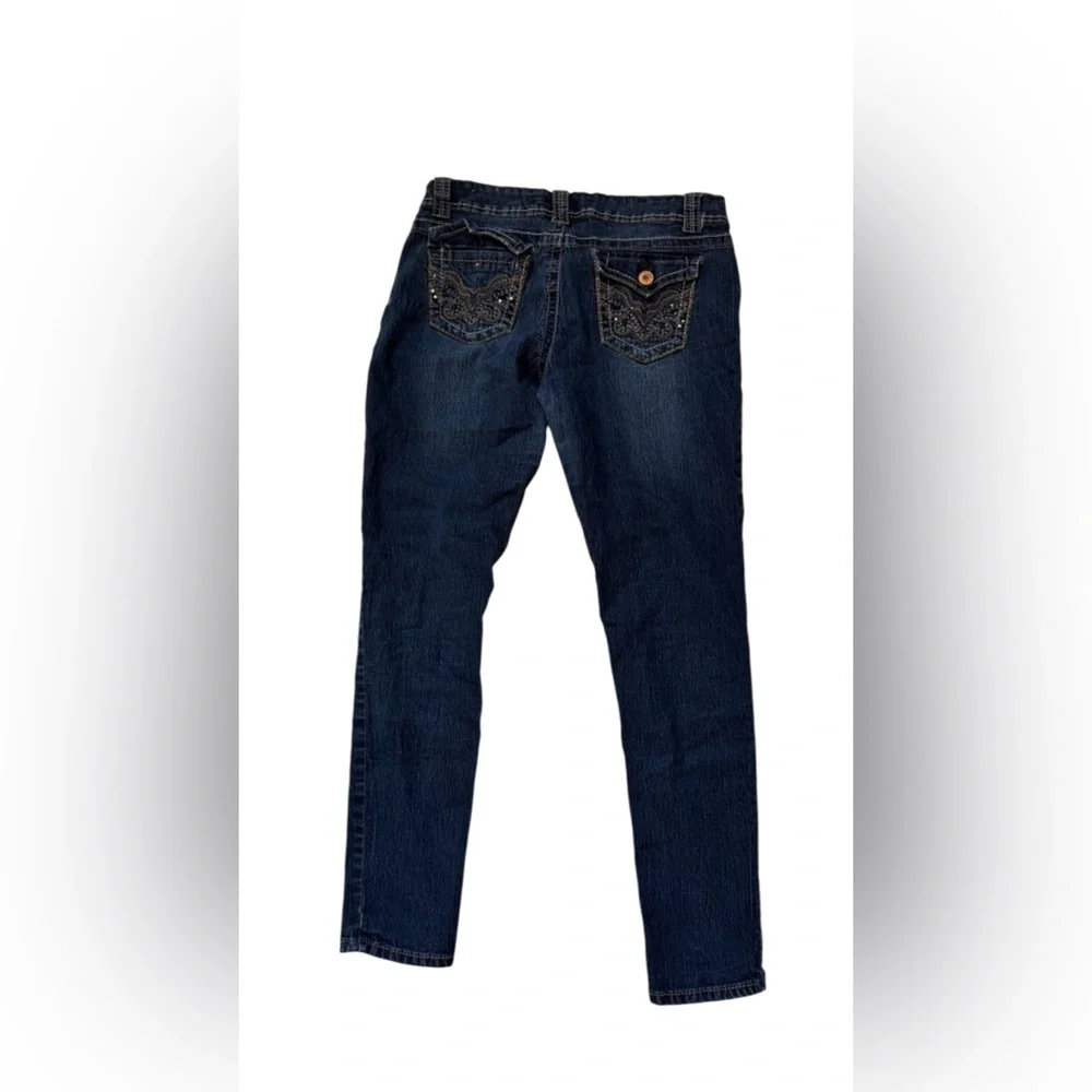 Wallflower Jeans questions leave